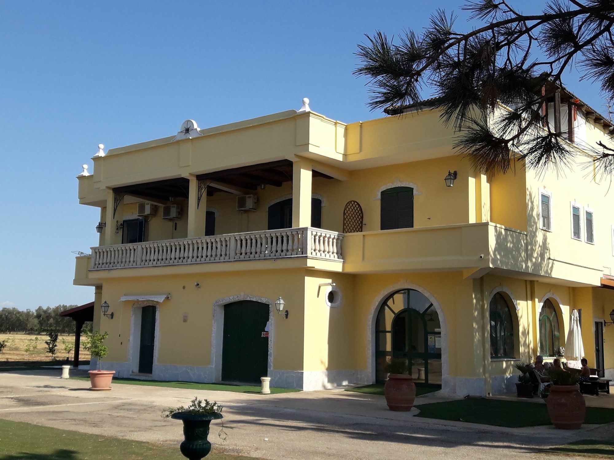 Agriturismo L' Annunziata Лиццано Экстерьер фото