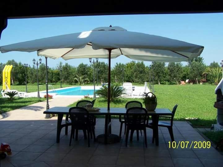 Agriturismo L' Annunziata Лиццано Экстерьер фото